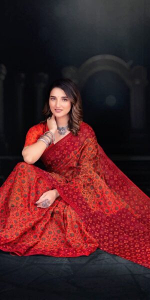 maroon red colour saree